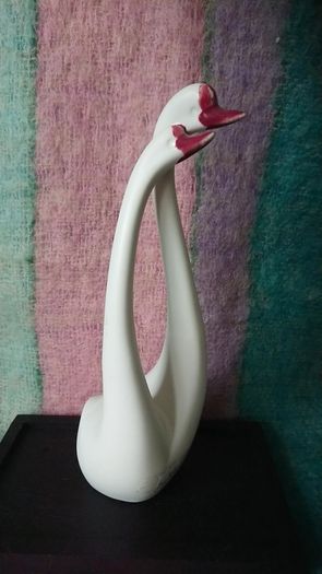 Collectable figurines/ Sculpture of birds