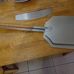 Pizza peels and cutter