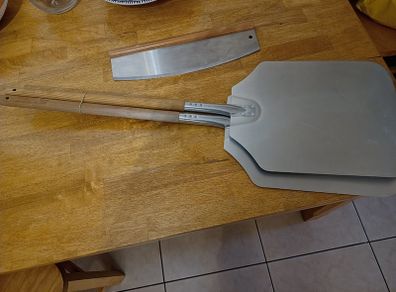 Pizza peels and cutter