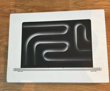 Apple MacBook Pro M3 - 11 Battery cycles