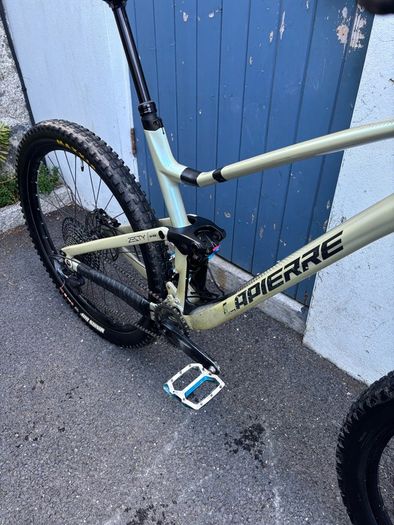 Full Suspension Carbon Mtb