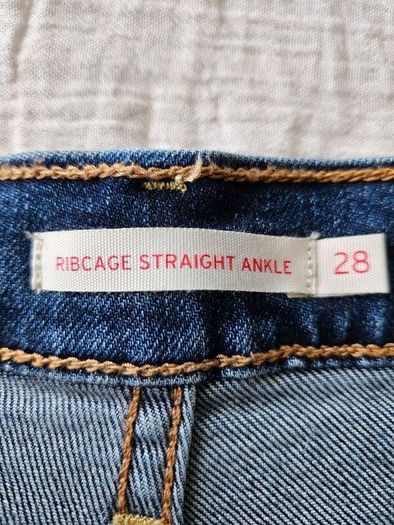 levis ribcage straight ankle jeans