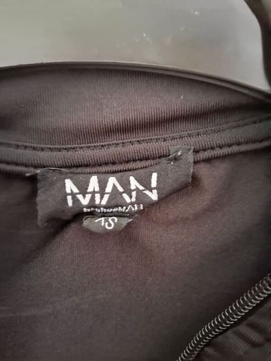 Boo hoo top size xs