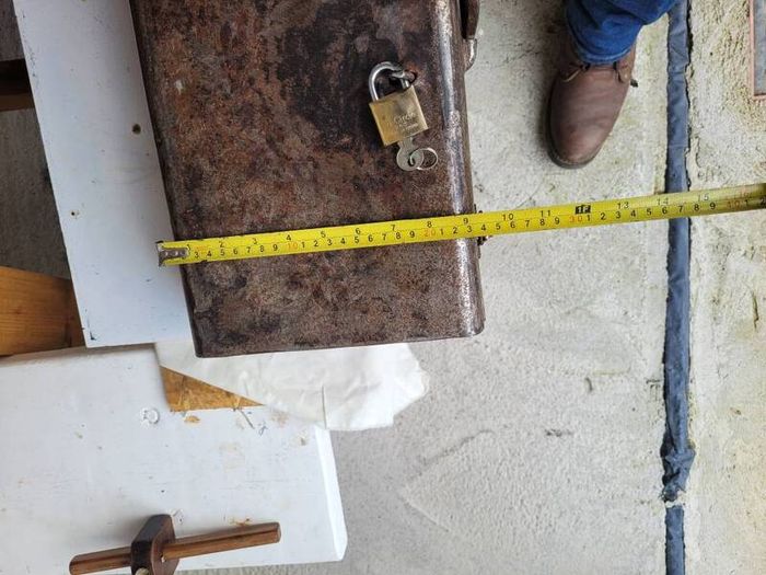 metal tool box