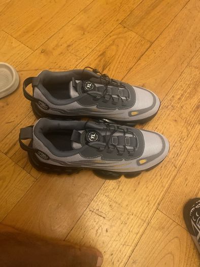 sneaker