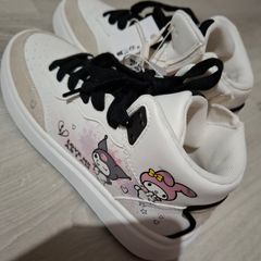 New girls shoes size 4