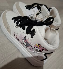 New girls shoes size 4