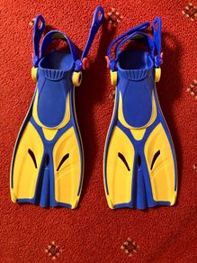 Swim fins size 9-12 children
