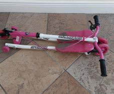 Sporter 3-Wheel Swing Flicker Scooter Pink & White
