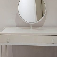dressing table