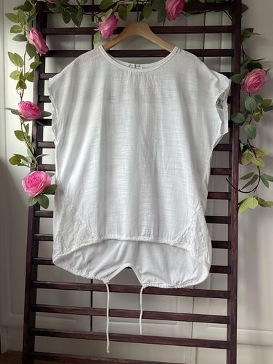 top white & lace top with parka back one size new collection brand