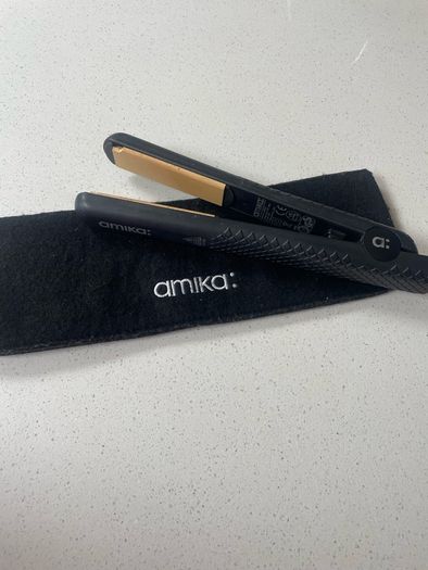 amika hair straightner