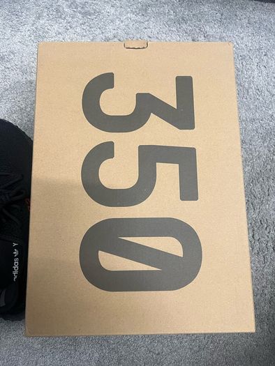 Yeezy boost 350 bred