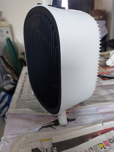 Essentials FAN Heater, Model C20FHW20, Working perfect, Fan for cool air, 2 settings for Heat, Low and High, Excellent condition