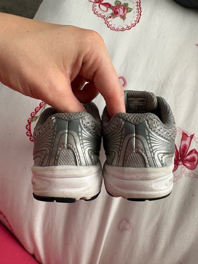 baby new balance runners