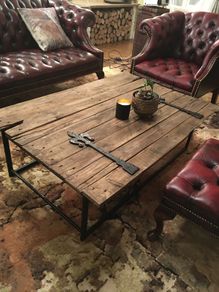 Charming antique look coffe table.