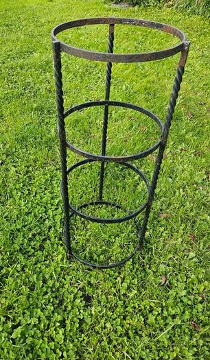 Plant stand / holder
