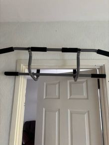DoorMatrix pull up bar