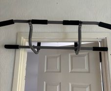DoorMatrix pull up bar