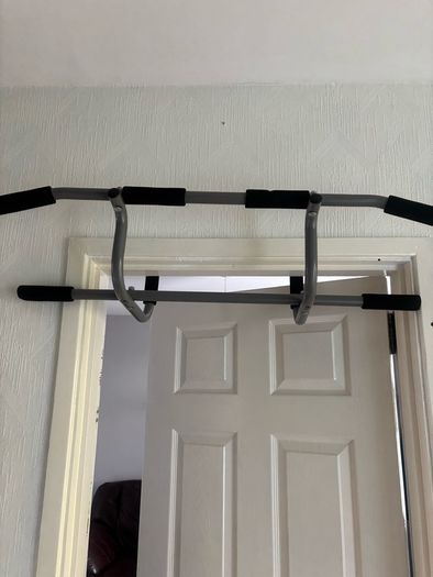 DoorMatrix pull up bar