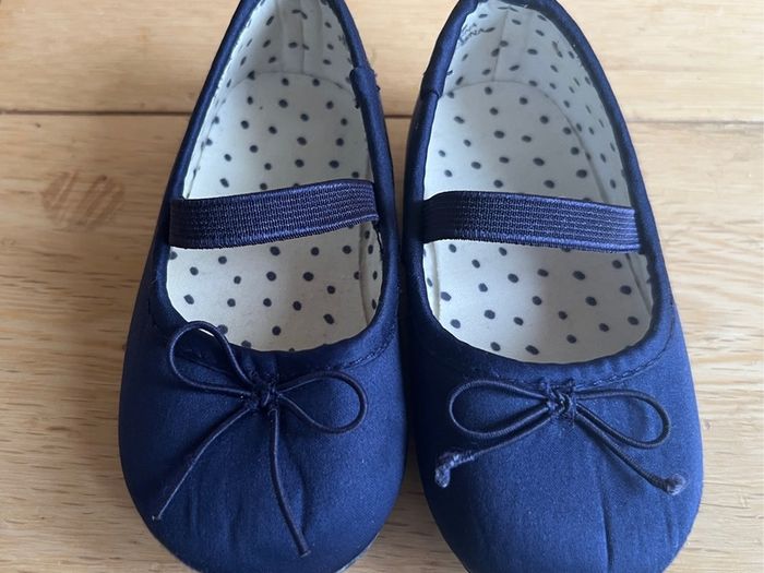 H&M Toddlers Navy satin ballet flats Sz18/UK2-3 EUC