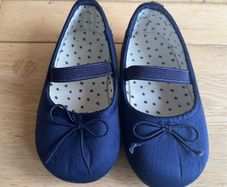 H&M Toddlers Navy satin ballet flats Sz18/UK2-3 EUC