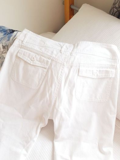 White 3/4 Length Trousers - Size 14