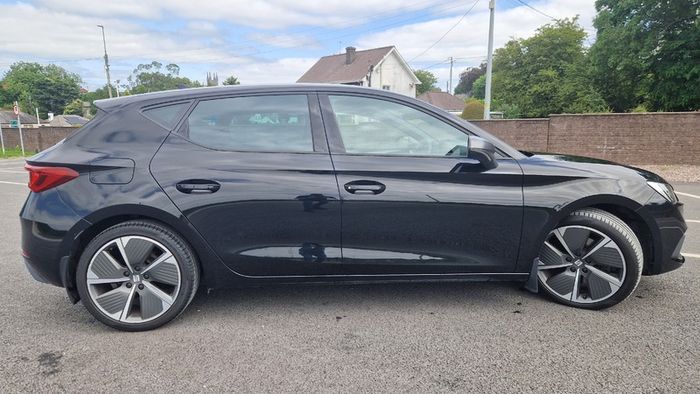 2021 (212) SEAT Leon FR+ 1.5 TSI 150PS | One Owner | High Specification | Full Service History