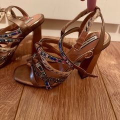 Shoes size 5