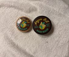 1 x Argan Oil Hair Mask. 1 x Argan Oil Soap Bar