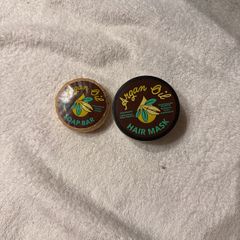 1 x Argan Oil Hair Mask. 1 x Argan Oil Soap Bar