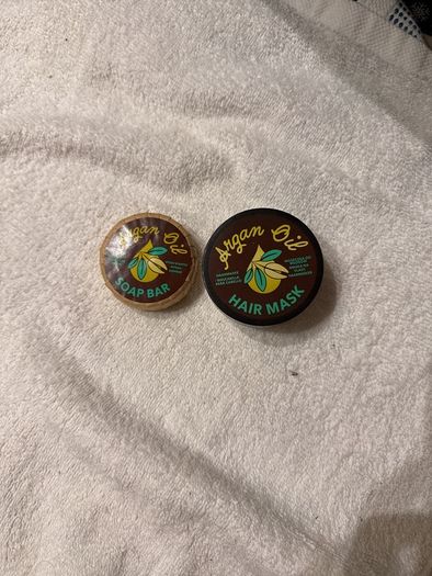 1 x Argan Oil Hair Mask. 1 x Argan Oil Soap Bar
