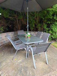 Garden Table & 6 chairs