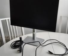 Dell 24-inch USB-C Hub Monitor + Stand + HDMI Cable