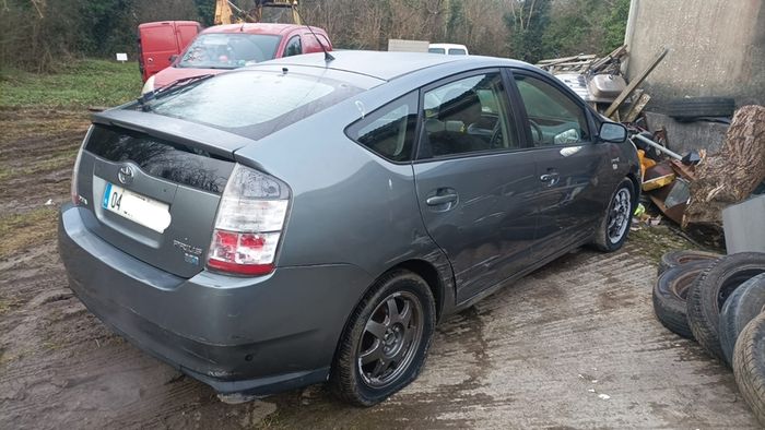 2004 Toyota Prius hybrid parts or repair