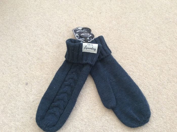 Tokyo Laundry Navy Mittens Age 7-10 BNWT