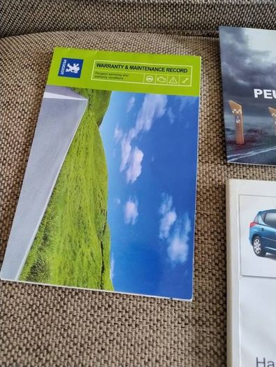 Peugeot 207 car manual with Keyfast key fob all in in excellent condition with no issues FREE STANDARD POSTAGE INCLUDED