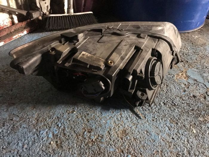 Audi Q7 Front Headlight Brackets