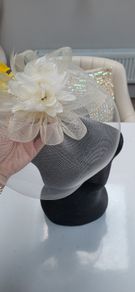 Ivory fascinator - Free Size