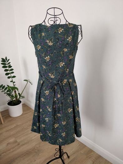 Green dress with flower pattern size 8