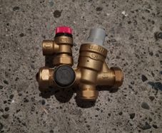 Caleffi PRV pressure reducing valve. 22mm