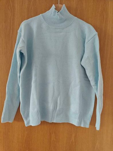 Alyssa  Elegant Turtleneck sweater