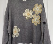 Sweater one size fits up to XL