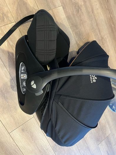 Joie iLevel infant car seat and Joie Encore Base