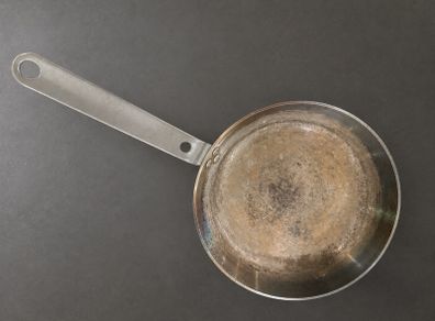 A frying pan