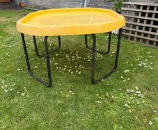 Tuff tray & stand