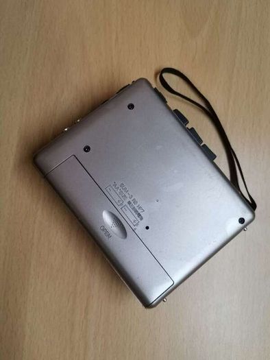 Sanyo TRC-1148 Cassette Player Walkman Recorder