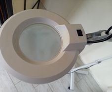 led lamp with magnifying glass