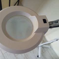 led lamp with magnifying glass
