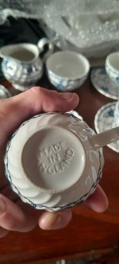 Indies make6 cups and 6 saucers